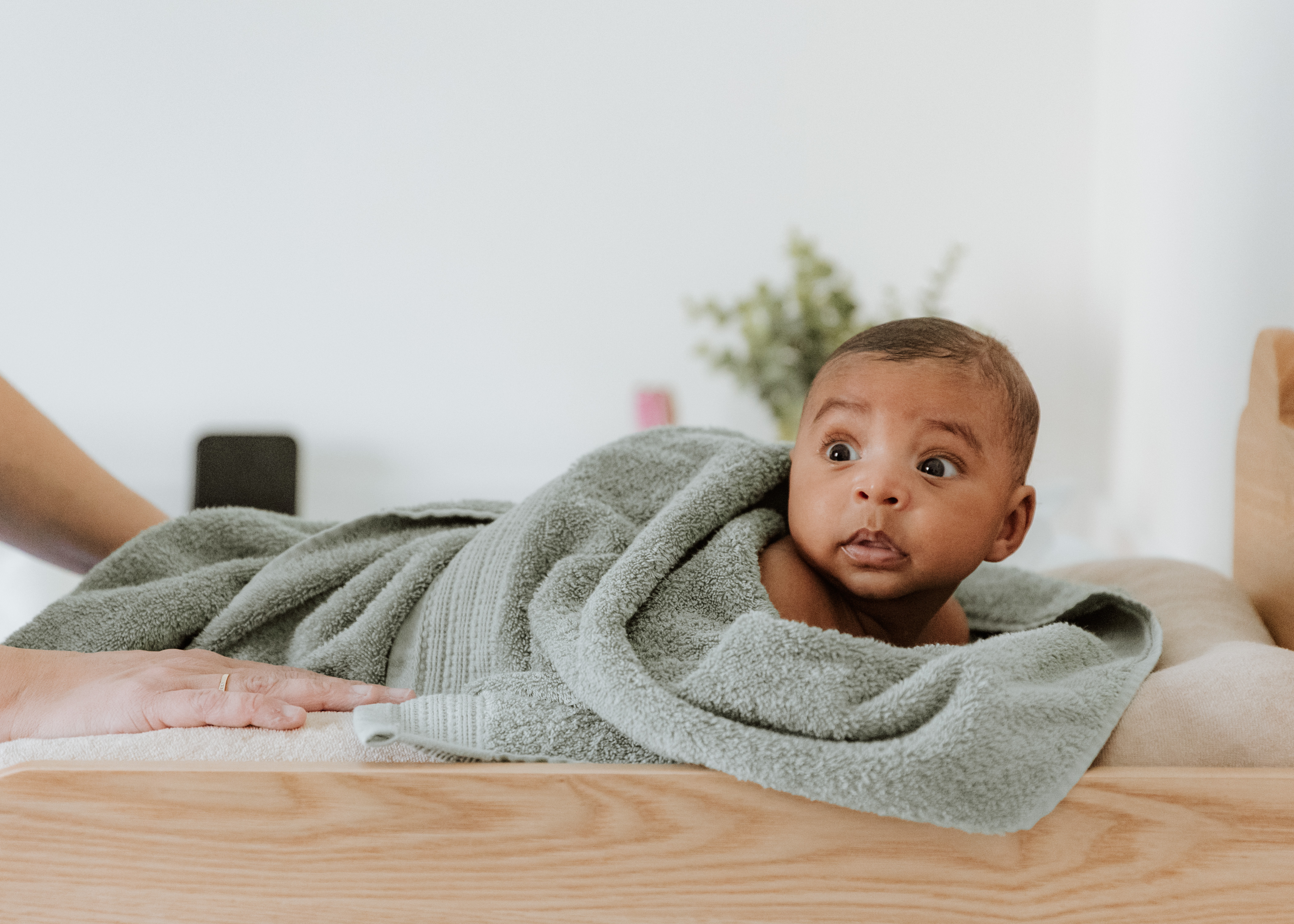 Bébé dans les bras